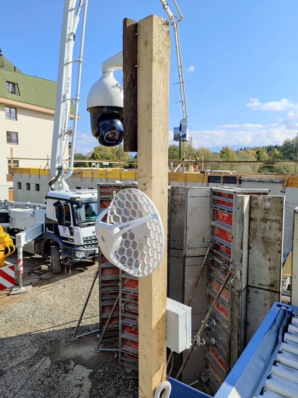 Montáž Kamerový systém na monitorovanie stavby | VIDIMVSETKO.SK